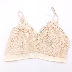 • lace bralette •